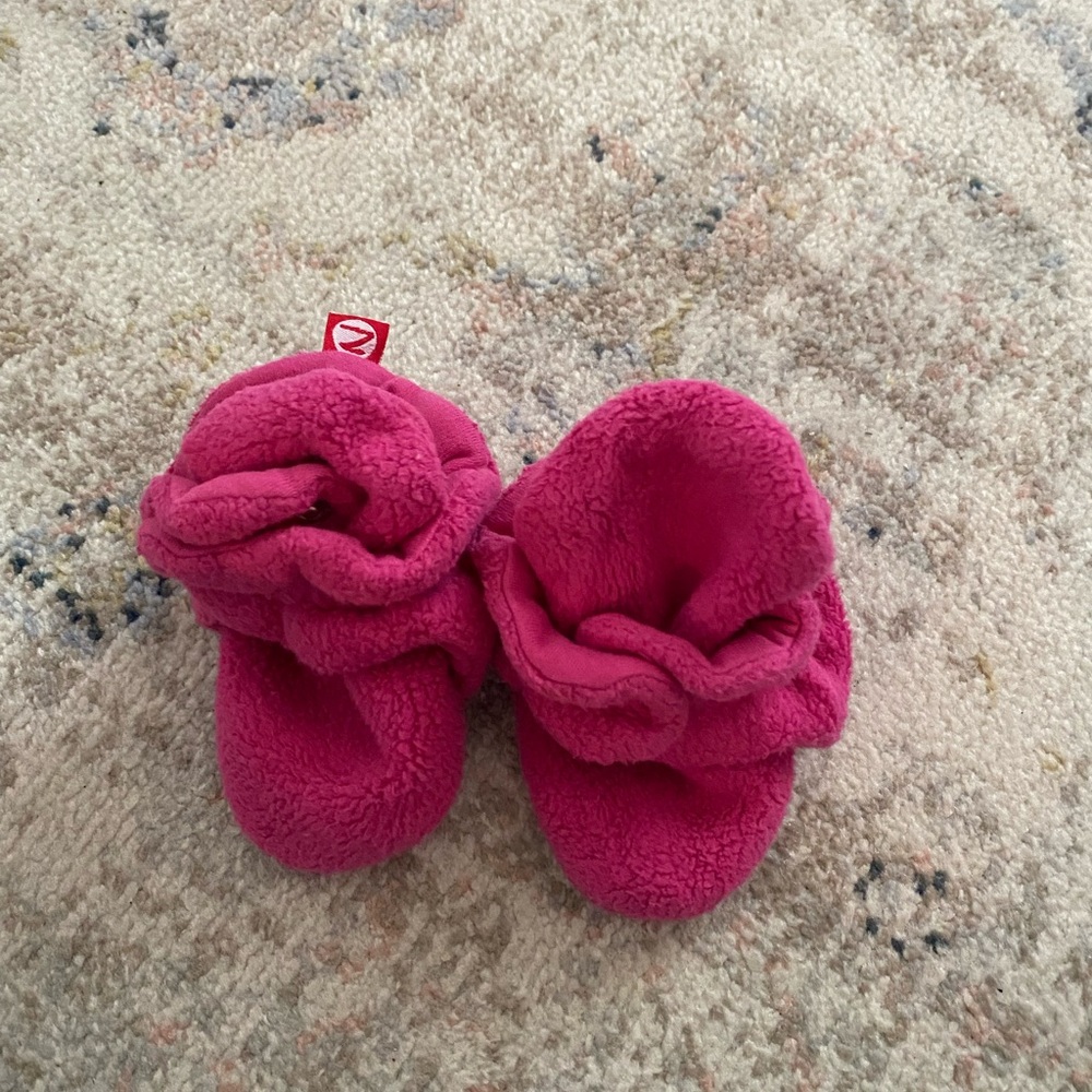 Zutano Pink & white baby slippers
